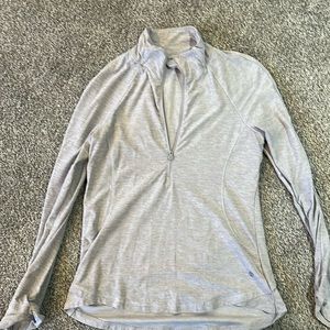 Long sleeve athletic top